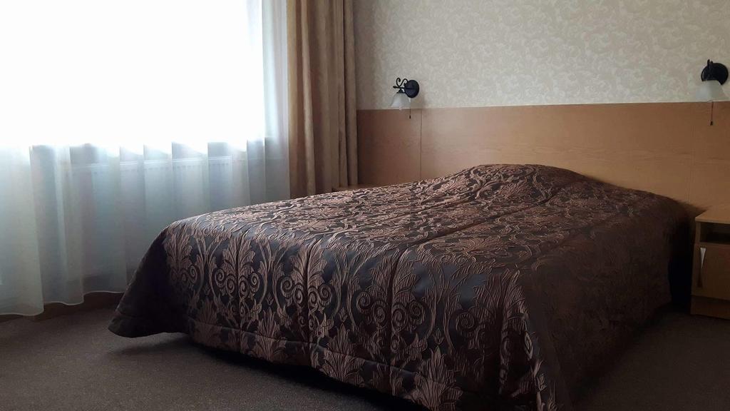 Hotel Plinksiu Plinkšės Buitenkant foto